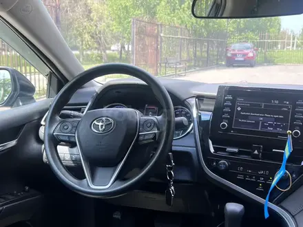 Toyota Camry 2021 года за 10 900 000 тг. в Костанай – фото 12