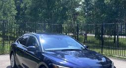 Toyota Camry 2021 года за 10 900 000 тг. в Костанай – фото 2