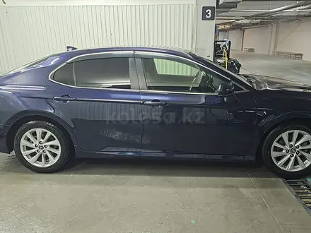 Toyota Camry 2021 года за 10 900 000 тг. в Костанай – фото 6