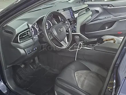 Toyota Camry 2021 года за 10 900 000 тг. в Костанай – фото 7