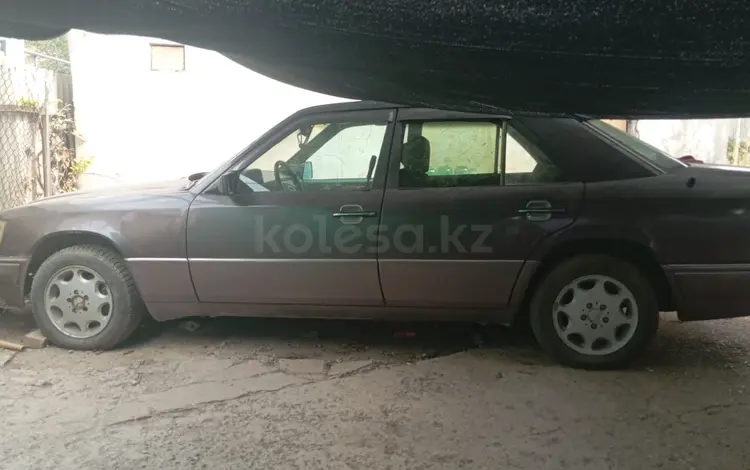 Mercedes-Benz E 220 1993 года за 1 200 000 тг. в Шымкент