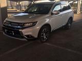 Mitsubishi Outlander 2015 года за 9 500 000 тг. в Астана