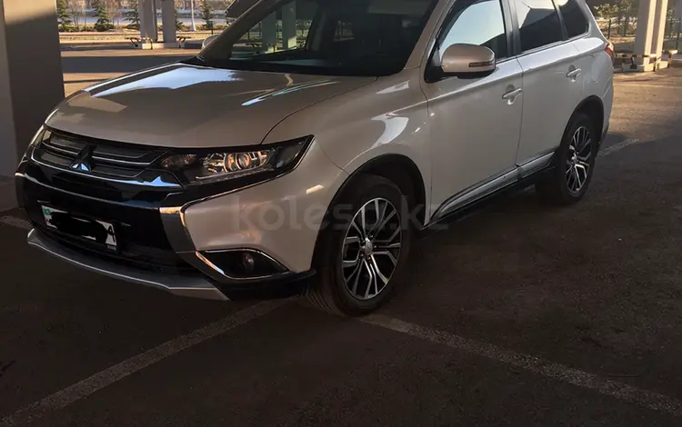 Mitsubishi Outlander 2015 года за 8 000 000 тг. в Астана