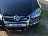 Volkswagen Jetta 2007 года за 1 500 000 тг. в Уральск – фото 5