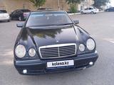 Mercedes-Benz E 320 1998 года за 2 700 000 тг. в Актобе – фото 3