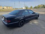 Mercedes-Benz E 320 1998 года за 2 700 000 тг. в Актобе – фото 4