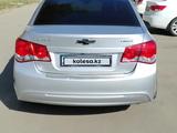 Chevrolet Cruze 2013 года за 3 500 000 тг. в Семей – фото 4