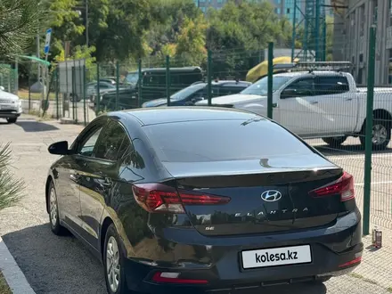 Hyundai Elantra 2018 года за 6 400 000 тг. в Алматы – фото 4