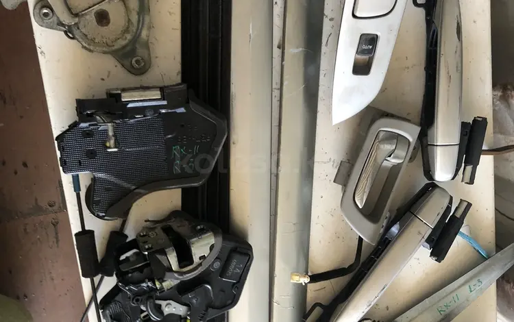 Замок ручка молдинг моторчик механизм задрих дверей за 15 000 тг. в Астана