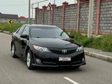 Toyota Camry 2014 года за 9 200 000 тг. в Алматы – фото 3