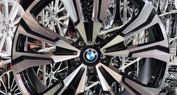 BMW X7 на 22 новые диски за 600 000 тг. в Астана – фото 2