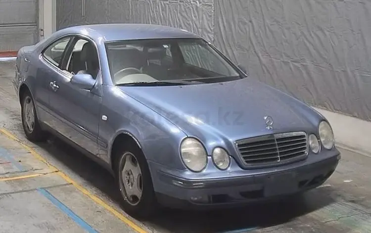 Дверь Mercedes CLK W208 1999 год за 40 000 тг. в Астана