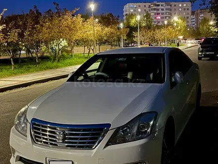 Toyota Crown 2010 года за 5 600 000 тг. в Астана – фото 2