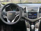 Chevrolet Cruze 2013 года за 3 500 000 тг. в Астана – фото 2