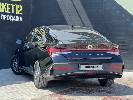 Hyundai Elantra 2021 года за 11 050 000 тг. в Актау – фото 4