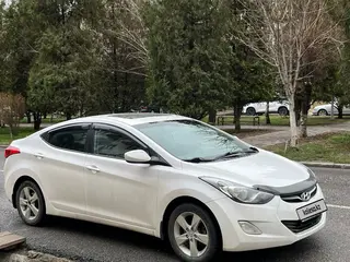 Hyundai Elantra, 2013