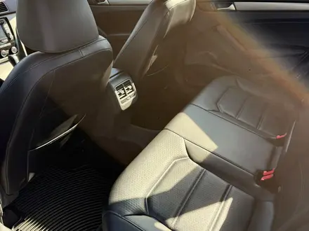 Volkswagen Passat 2014 года за 4 500 000 тг. в Атырау – фото 3