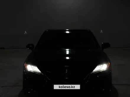 Toyota Camry 2018 года за 11 900 000 тг. в Астана – фото 8