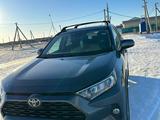 Toyota RAV4 2020 годаүшін12 300 000 тг. в Актобе – фото 3