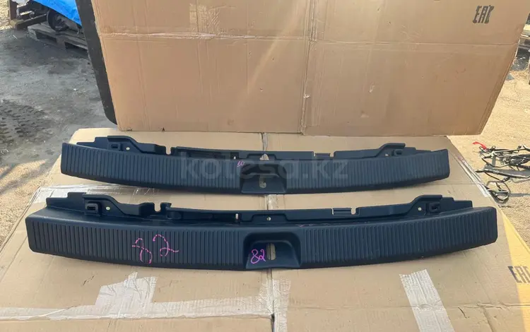 Накладка багажника бабочка на Toyota Mark 2 Qualis за 12 000 тг. в Алматы