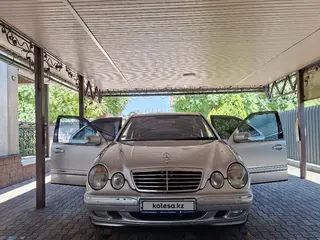 Mercedes-Benz E 280