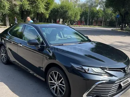 Toyota Camry 2022 года за 16 000 000 тг. в Павлодар