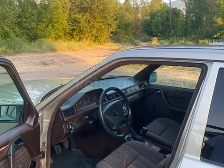 Mercedes-Benz E 230 1991 года за 1 550 000 тг. в Тараз – фото 13