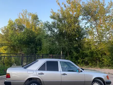 Mercedes-Benz E 230 1991 года за 1 550 000 тг. в Тараз – фото 14