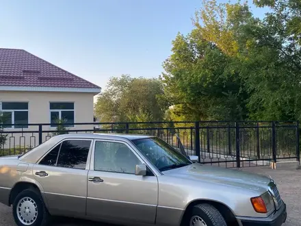 Mercedes-Benz E 230 1991 года за 1 550 000 тг. в Тараз – фото 17