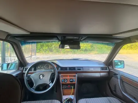 Mercedes-Benz E 230 1991 года за 1 550 000 тг. в Тараз – фото 25