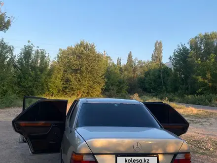 Mercedes-Benz E 230 1991 года за 1 550 000 тг. в Тараз – фото 5