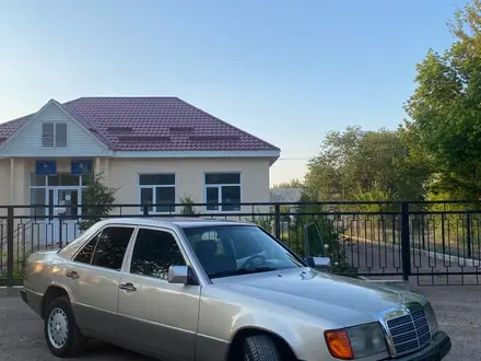 Mercedes-Benz E 230 1991 года за 1 550 000 тг. в Тараз – фото 9