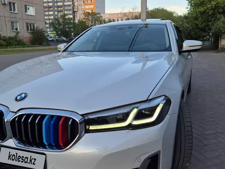 BMW 530 2022 года за 26 500 000 тг. в Петропавловск – фото 2