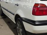 Volkswagen Golf 1996 годаүшін2 300 000 тг. в Ленгер – фото 2