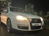 Volkswagen Jetta 2010 годаfor3 300 000 тг. в Астана – фото 3