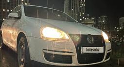 Volkswagen Jetta 2010 года за 3 000 000 тг. в Астана – фото 3