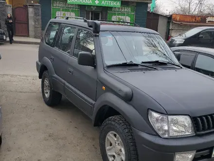 Toyota Land Cruiser Prado 2000 года за 5 000 000 тг. в Алматы – фото 2