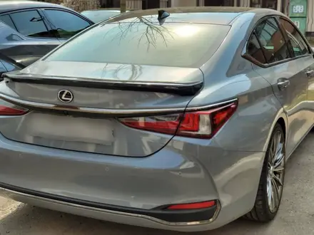 Спойлер на багажник Lexus ES 2018-2025 за 35 000 тг. в Алматы