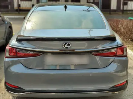 Спойлер на багажник Lexus ES 2018-2025 за 35 000 тг. в Алматы – фото 2