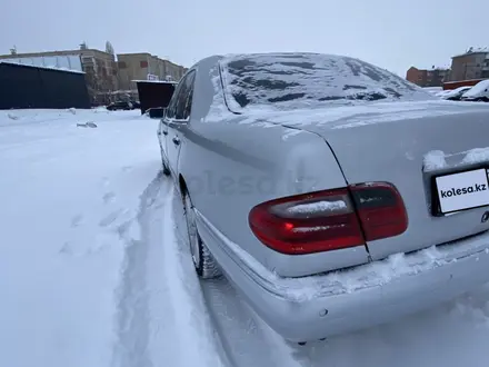 Mercedes-Benz E 240 1998 года за 2 800 000 тг. в Петропавловск – фото 5