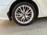 Toyota Camry 2018 года за 12 500 000 тг. в Кызылорда – фото 4