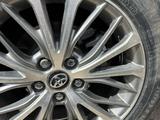 Toyota Camry 2017 года за 13 500 000 тг. в Уральск – фото 2