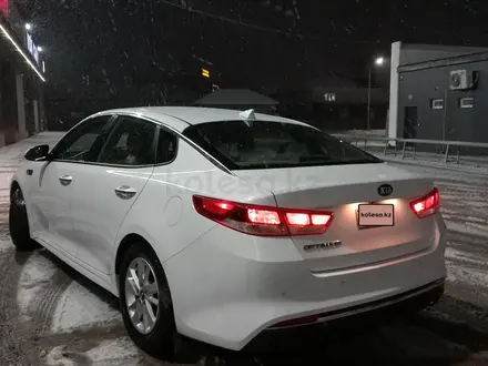 Kia Optima 2018 года за 4 900 000 тг. в Актобе – фото 2