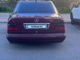 Mercedes-Benz E 220 1994 года за 1 400 000 тг. в Астана
