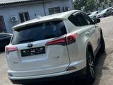 Toyota RAV4 2016 года за 8 800 000 тг. в Алматы – фото 4