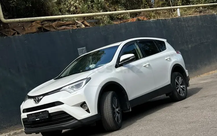 Toyota RAV4 2016 года за 8 800 000 тг. в Алматы