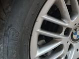 Комплект дисков с летней резиной. за 170 000 тг. в Караганда – фото 4
