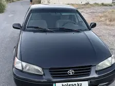 Toyota Camry, 1998