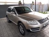 Volkswagen Touareg 2005 годаfor5 235 535 тг. в Алматы – фото 5