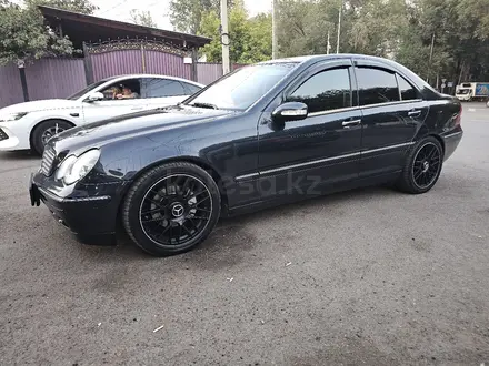 Mercedes-Benz C 200 2004 года за 4 500 000 тг. в Алматы – фото 11
